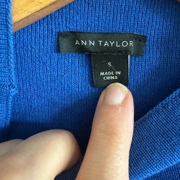 Ann Taylor blue/black long sleeve Colorblock Mock Neck Sweater Dress size small - Picture 7 of 7